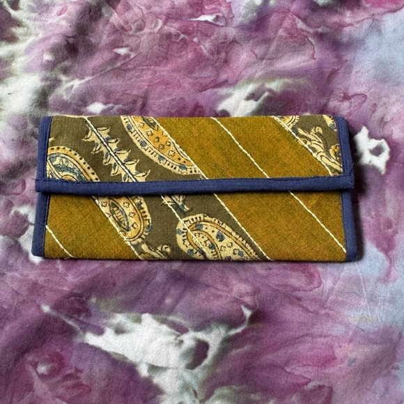 Kantha wallet never used so pretty - Picture 1 of 6